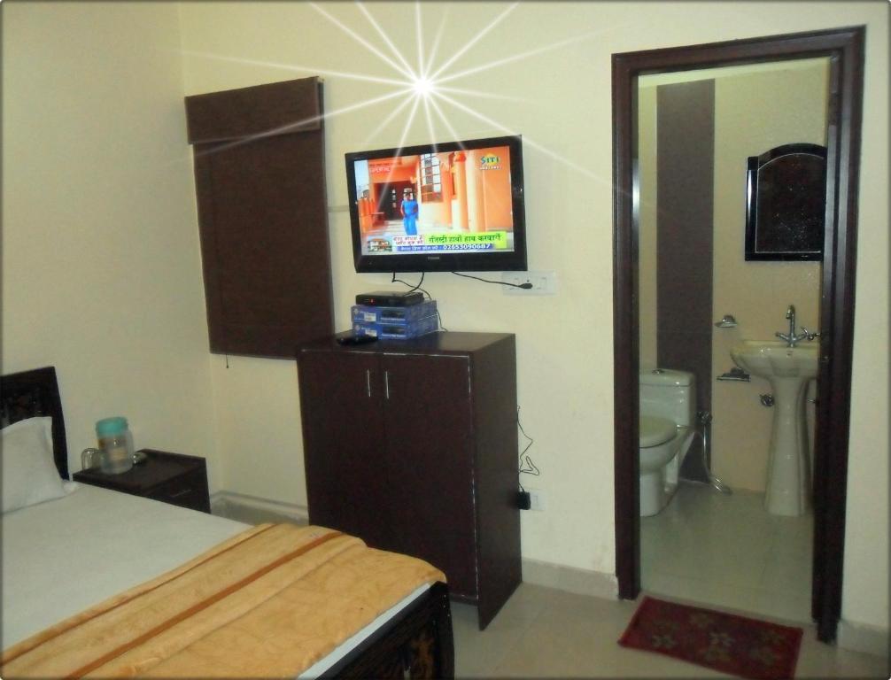 Suncity Inn New Delhi Room photo